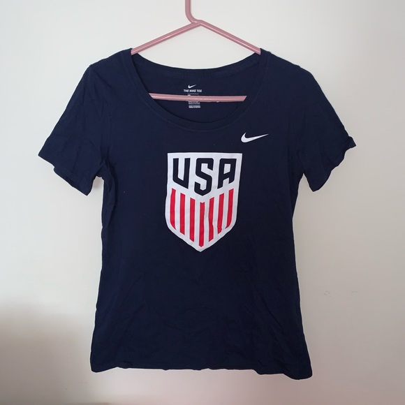 NWOT Nike T-shirt - Picture 2 of 2